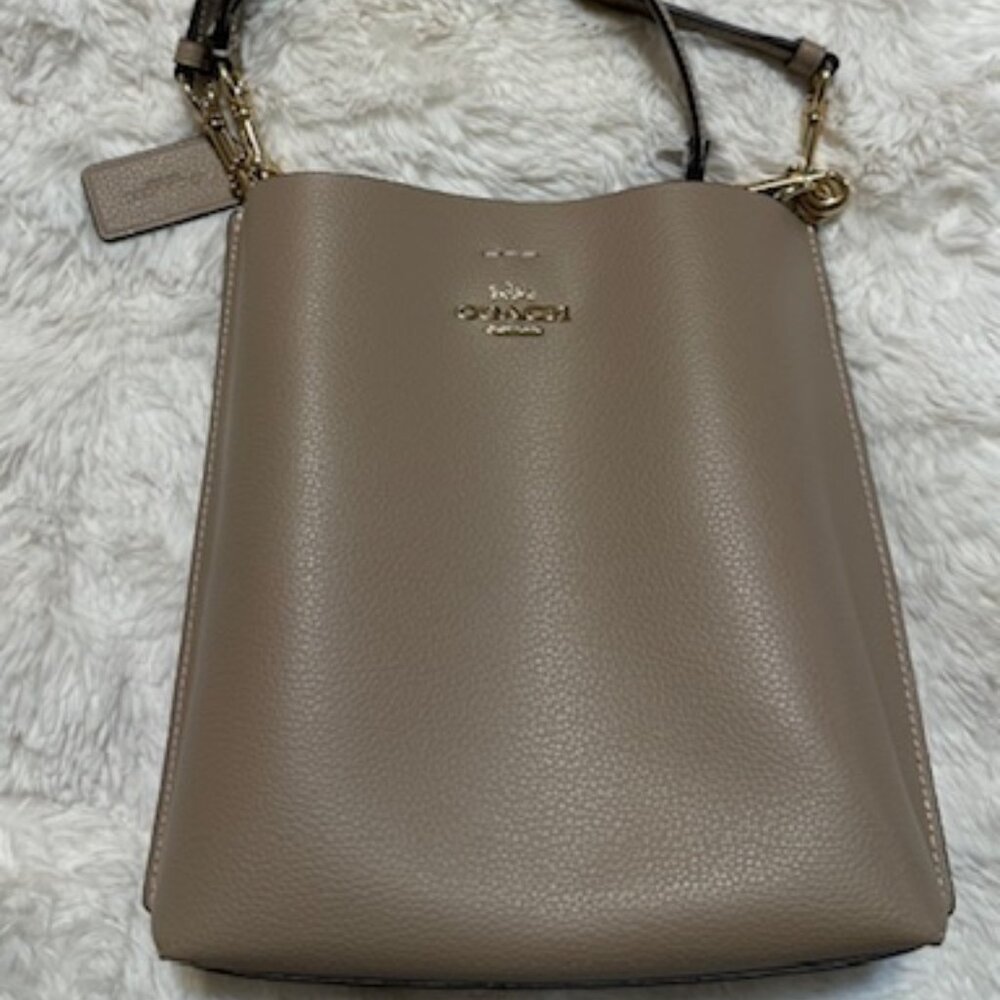 Coach Mollie Bucket 22- NWOT